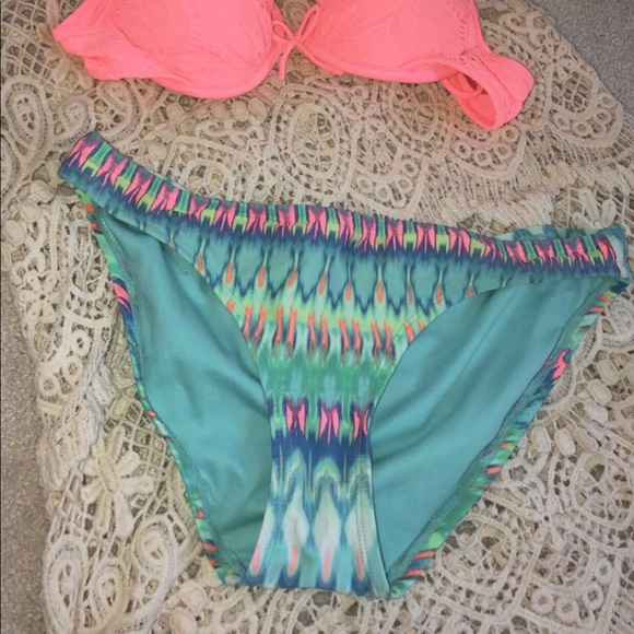 bikini bottoms - Picture 1 of 1